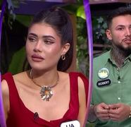 Izbucnește un adevărat război între Robert și Neamțu, pentru inima Liei. Cei doi concurenți de la „Casa iubirii” își aruncă replici acide